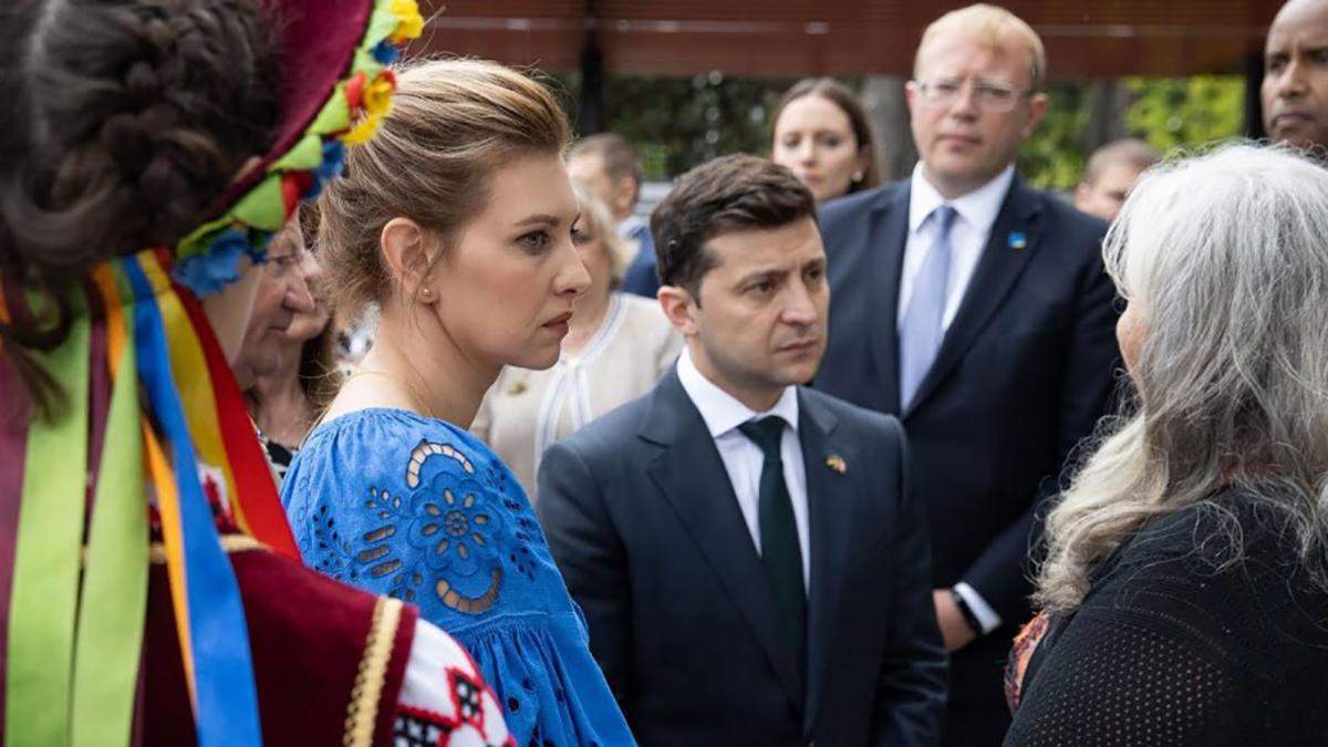 Яку сукню Олена Зеленська вибрала для вшанування жертв Голодомору: промовисті фото Яку сукню Олена Зеленська вибрала для вшанування жертв Голодомору: промовисті фото