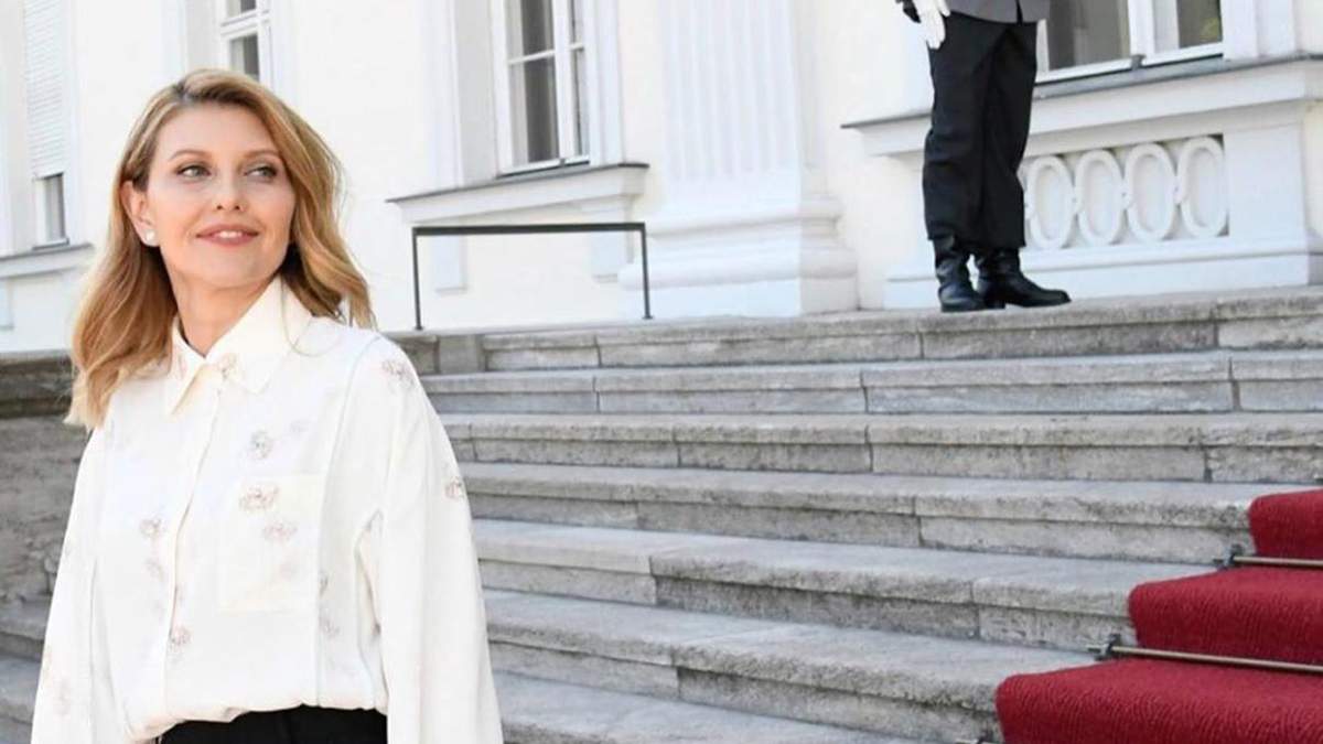 Парламентські вибори 2019: у чому прийшла голосувати Олена Зеленська Парламентські вибори 2019: у чому прийшла голосувати Олена Зеленська