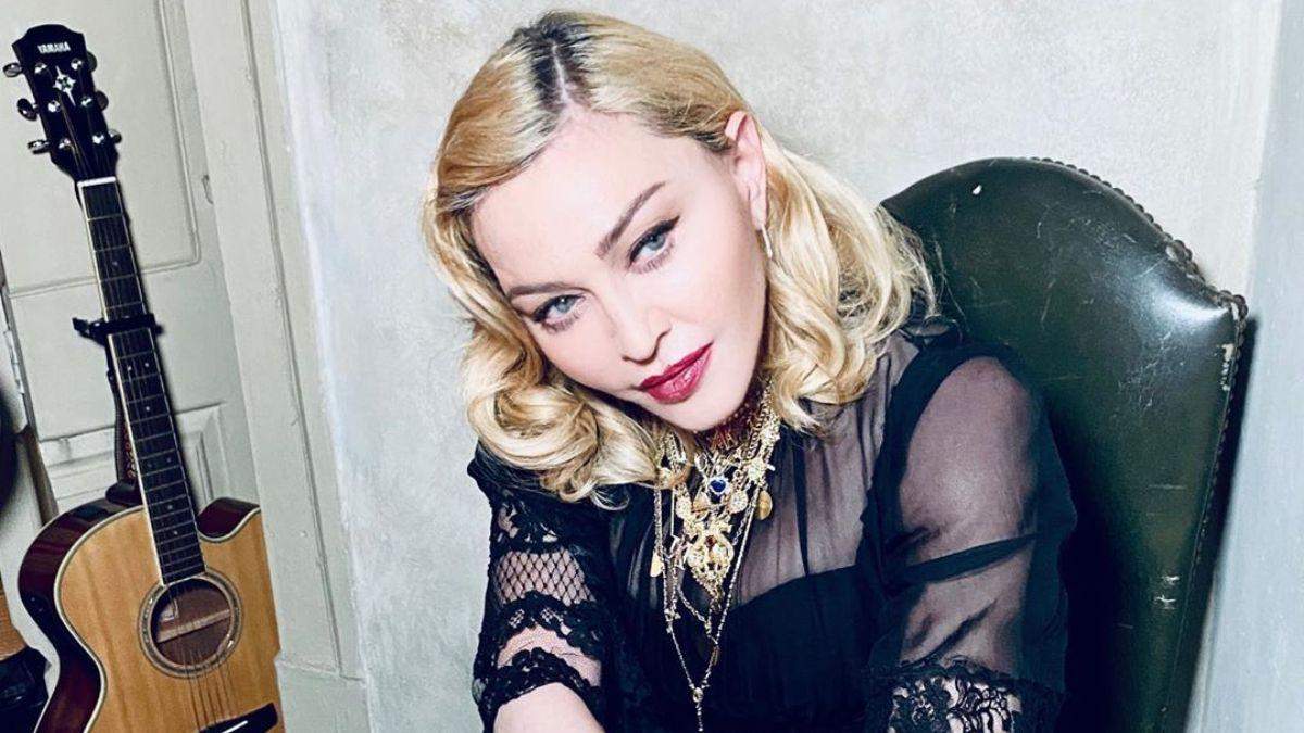Из-за коронавируса отменили концерты Мадонны в Париже