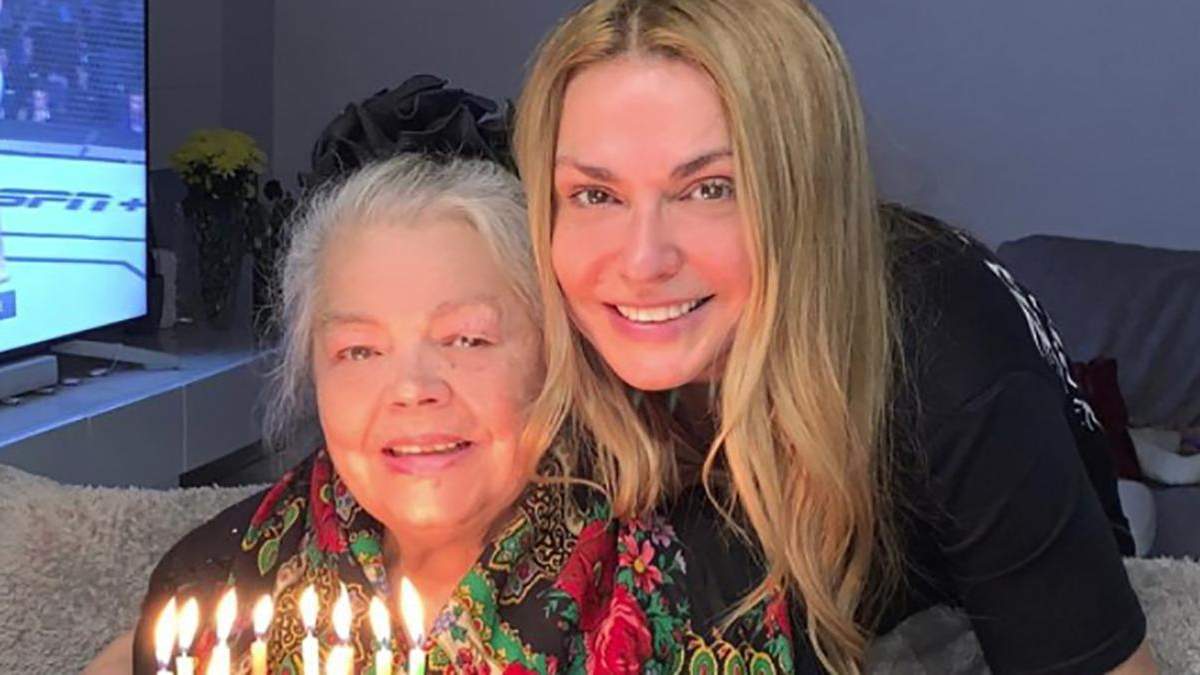 Ольга Сумская опубликовала душевный ролик с 86-летней мамой
