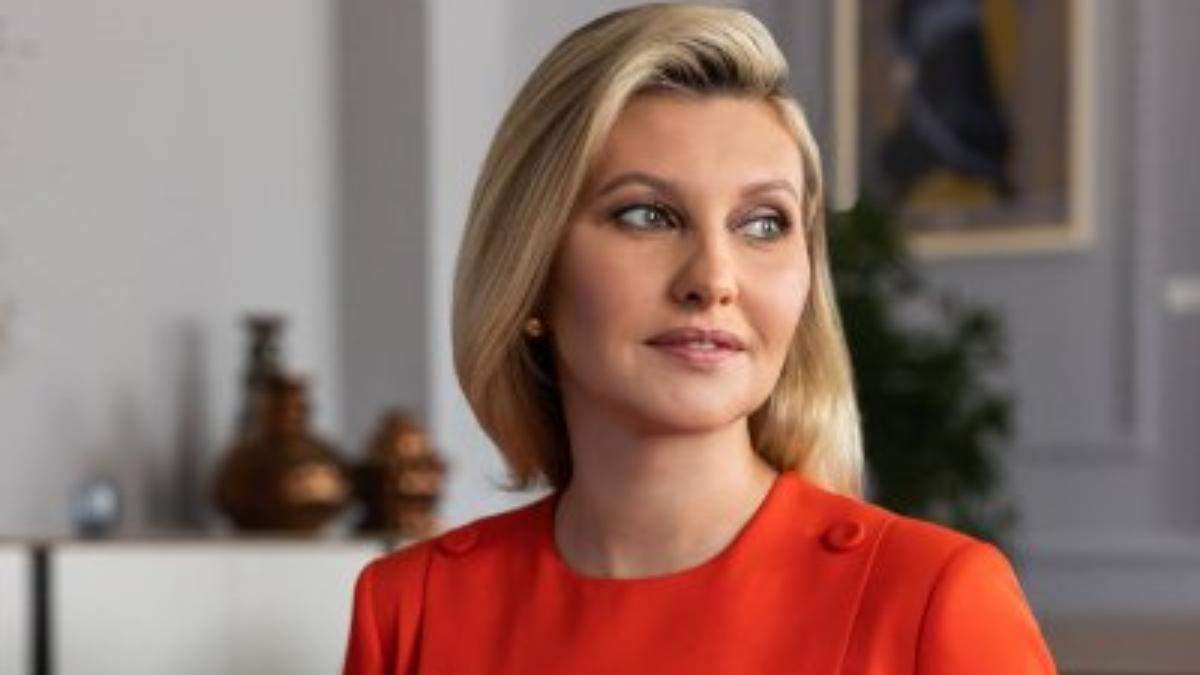 Олена Зеленська розповіла. хто підбирає їй гардероб Олена Зеленська розповіла. хто підбирає їй гардероб