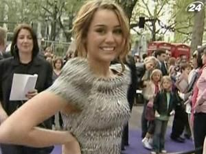 Тейлор Лотнер та Майлі Сайрус можуть знятися в одному фільмі Тейлор Лотнер та Майлі Сайрус можуть знятися в одному фільмі