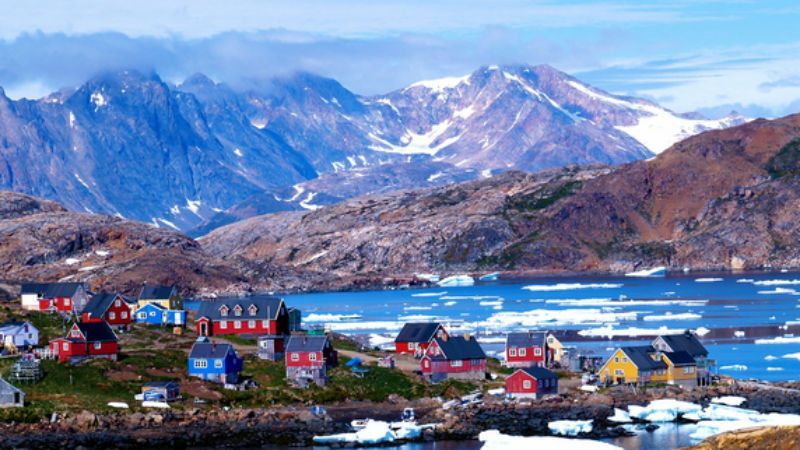 С Гренландии бешеными темпами сходит лед: впечатляющее видео С Гренландии бешеными темпами сходит лед: впечатляющее видео