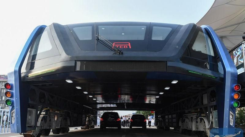 Китайцы протестировали "автобус будущего", который не будет мешать автомобилям Китайцы протестировали "автобус будущего", который не будет мешать автомобилям
