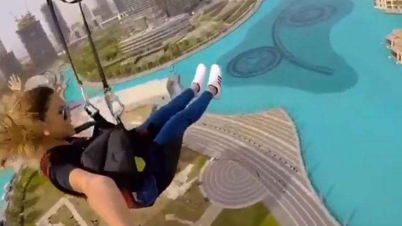 Эффектная модель показала увлекательный спуск по канату с небоскреба в Дубае Эффектная модель показала увлекательный спуск по канату с небоскреба в Дубае