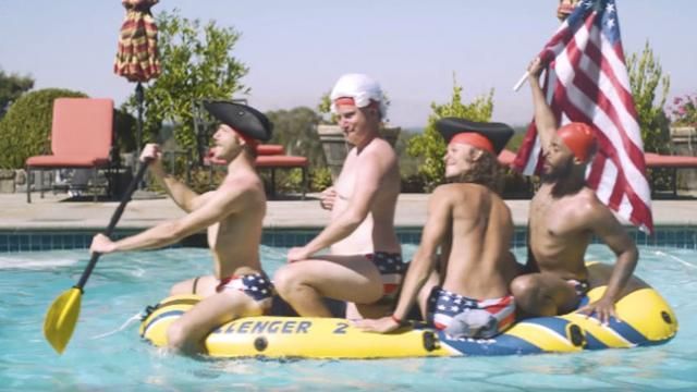 Как бы выглядело мужское синхронное плавание: курьезное видео