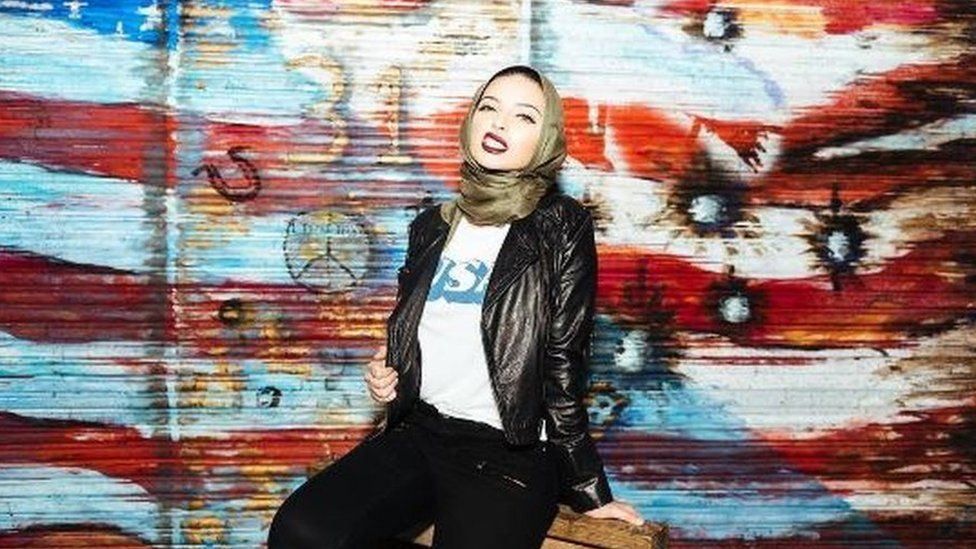 Мусульманка в хіджабі вперше знялася для Playboy Мусульманка в хіджабі вперше знялася для Playboy