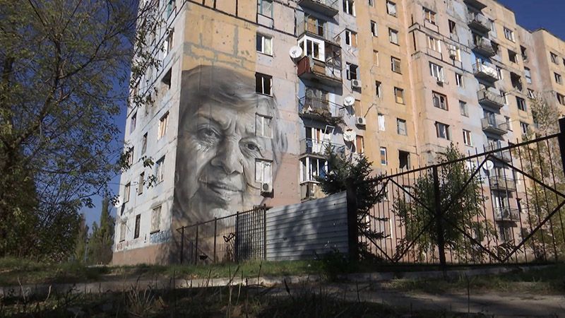 Австралийский художник нарисовал в зоне АТО патриотический мурал Австралийский художник нарисовал в зоне АТО патриотический мурал