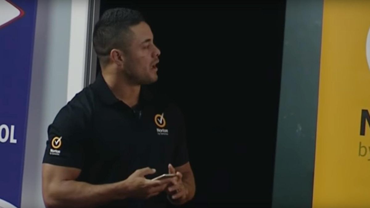 Лектор випадково включив під час уроку порно на весь екран: опубліковане відео