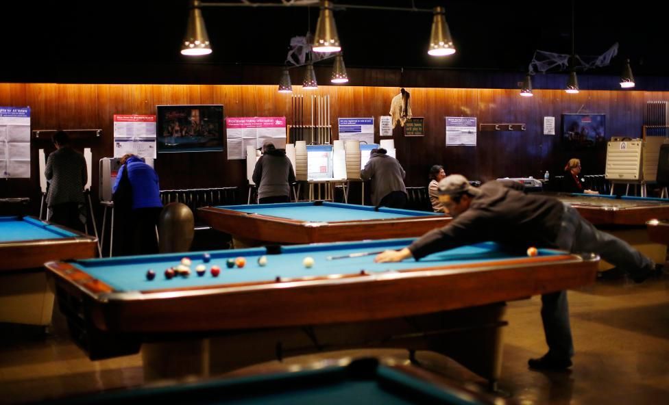 Пральня, супермаркет, бар: мережу здивували незвичні місця для голосування в США Пральня, супермаркет, бар: мережу здивували незвичні місця для голосування в США