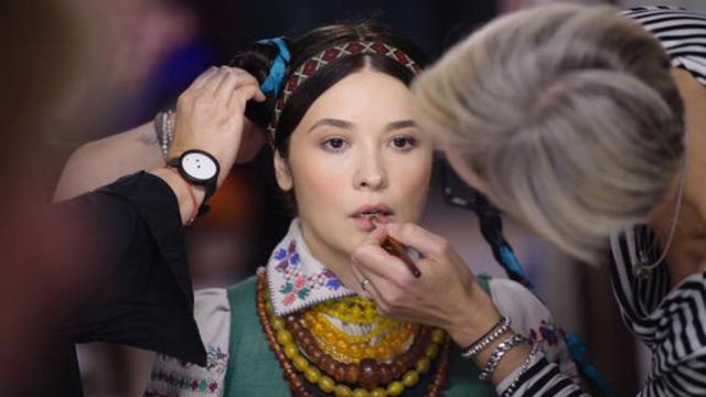 Украинские знаменитости в этнических костюмах снялись для благотворительного календаря - 15 ноября 2016 - Телеканал новин 24 Украинские знаменитости в этнических костюмах снялись для благотворительного календаря - 15 ноября 2016 - Телеканал новин 24