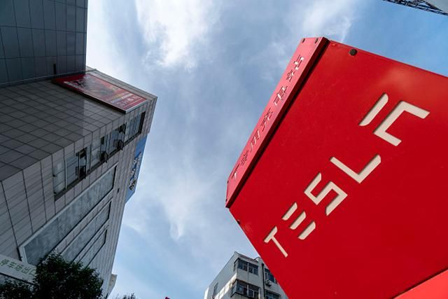 На солнечные батареи Tesla перешел целый остров На солнечные батареи Tesla перешел целый остров