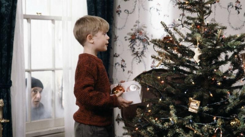 Forbes назвал 10 самых популярных рождественских фильмов за всю историю