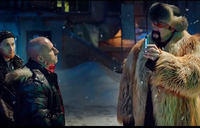 Голлівудський актор знявся в рекламі з російськими гопниками