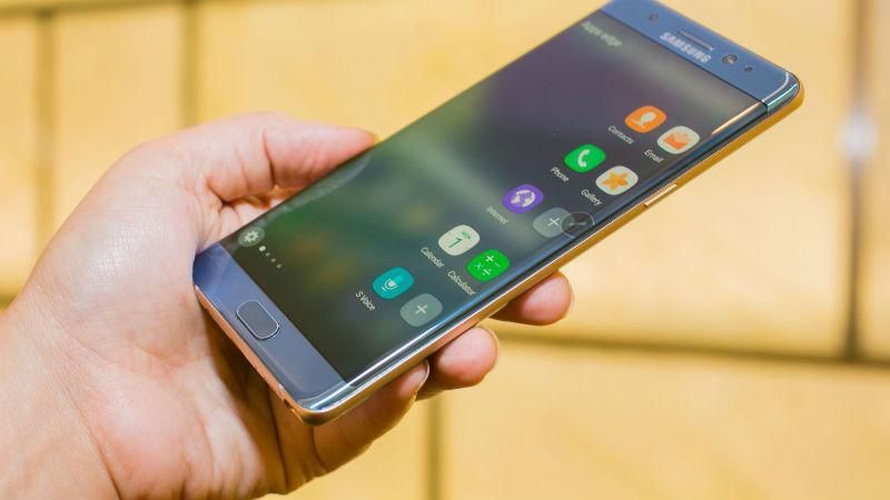 Фахівці назвали причину самозаймання Samsung Note 7 Фахівці назвали причину самозаймання Samsung Note 7