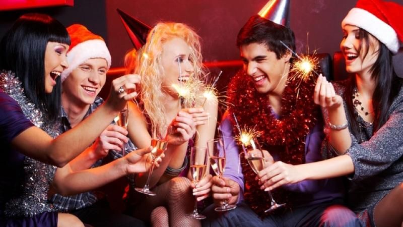 У скільки українцям обійдеться святкування Нового року: інфографіка У скільки українцям обійдеться святкування Нового року: інфографіка