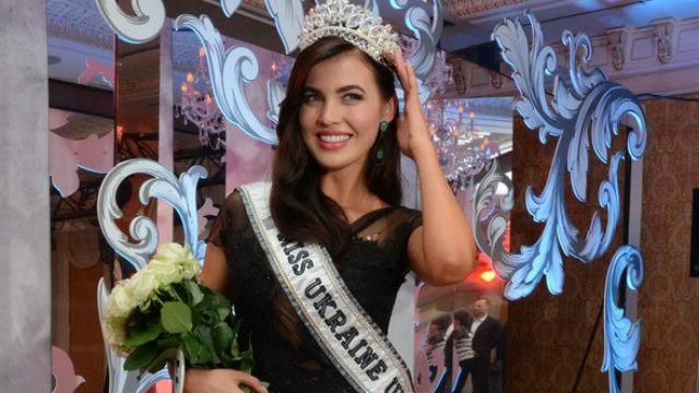 Кримська красуня показала патріотичний костюм, який везе на "Міс Всесвіт-2016"