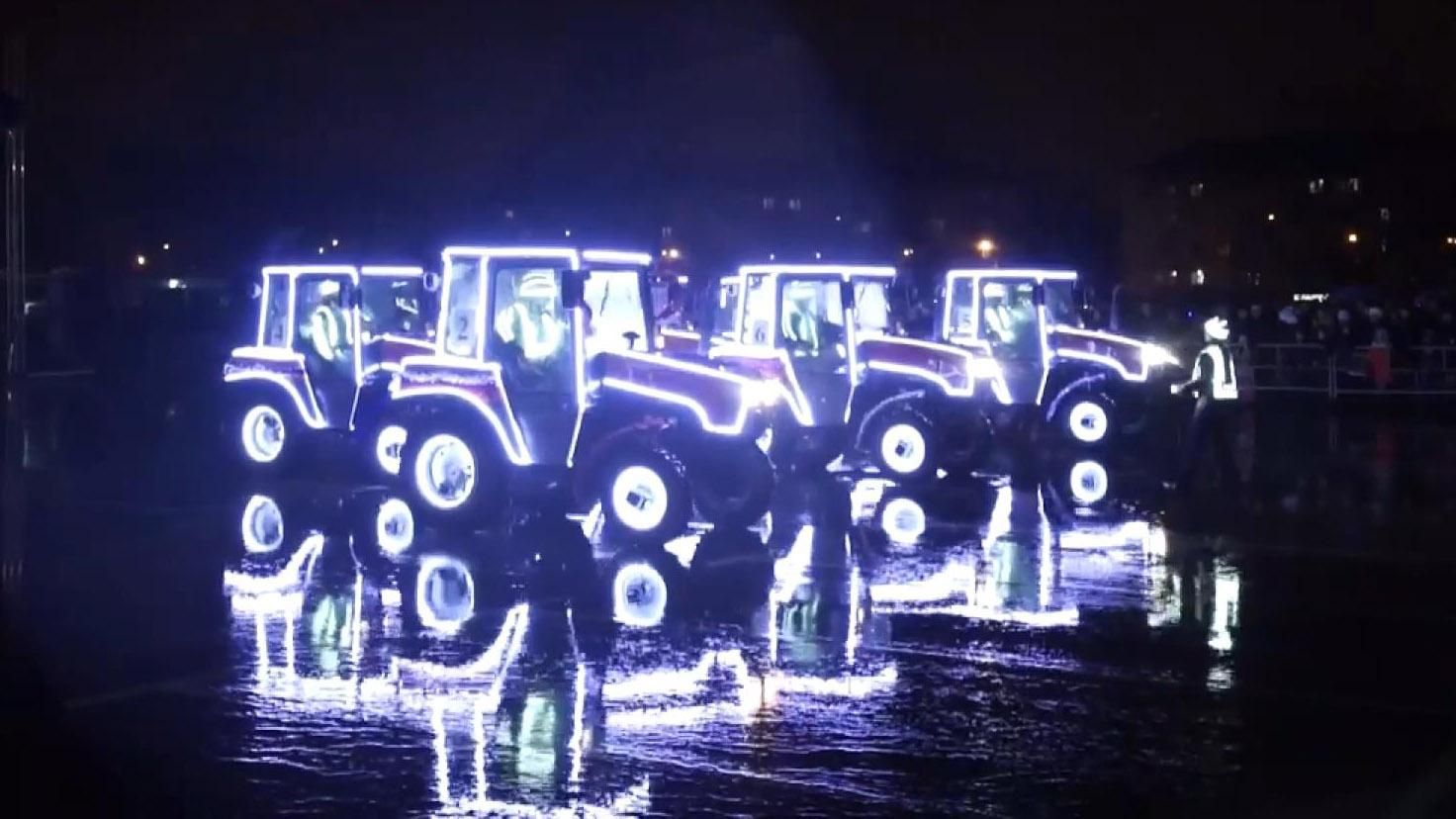 Шоу танцюючих тракторів влаштували у Мінську