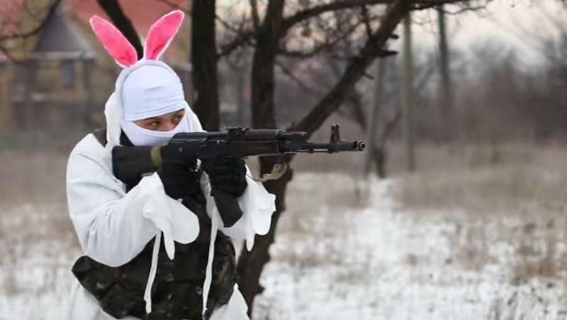 Терористи-зайчики влаштували дивну "казку" для дітей окупованого Донбасу