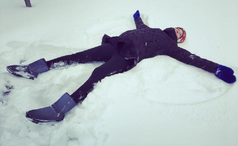 Беременная Осадчая показала, как валялась в снегу Беременная Осадчая показала, как валялась в снегу