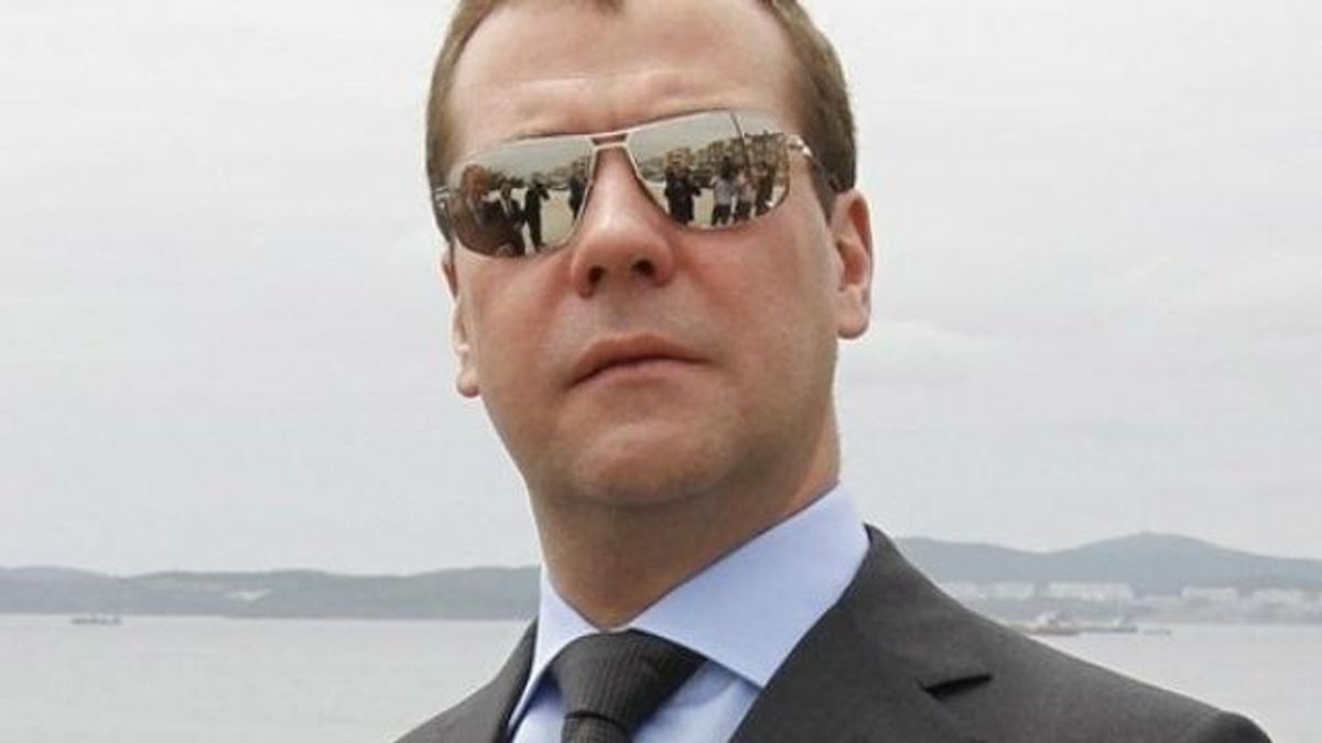 Медведев потроллил сам себя Медведев потроллил сам себя