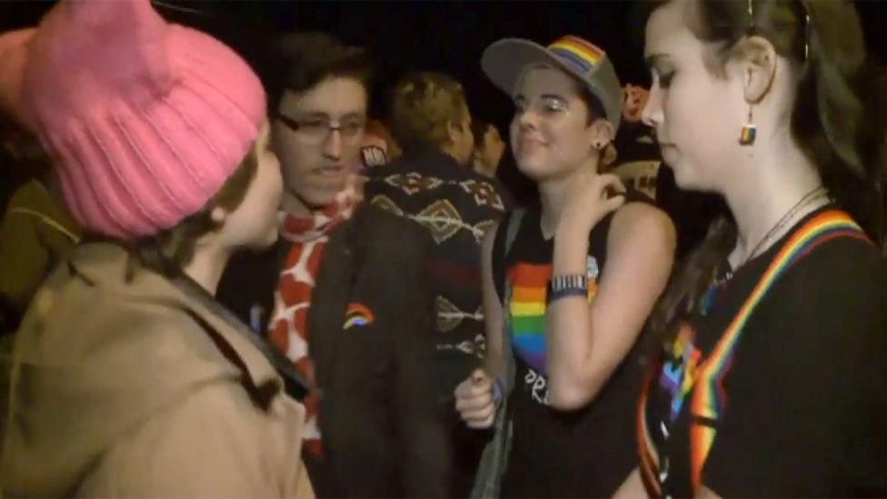 Представники ЛГБТ-спільноти влаштували вечірку перед будинком Пенса