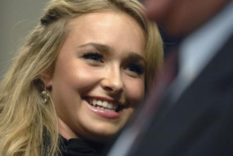 Кохана Кличка розпродує гардероб заради дельфінів Кохана Кличка розпродує гардероб заради дельфінів