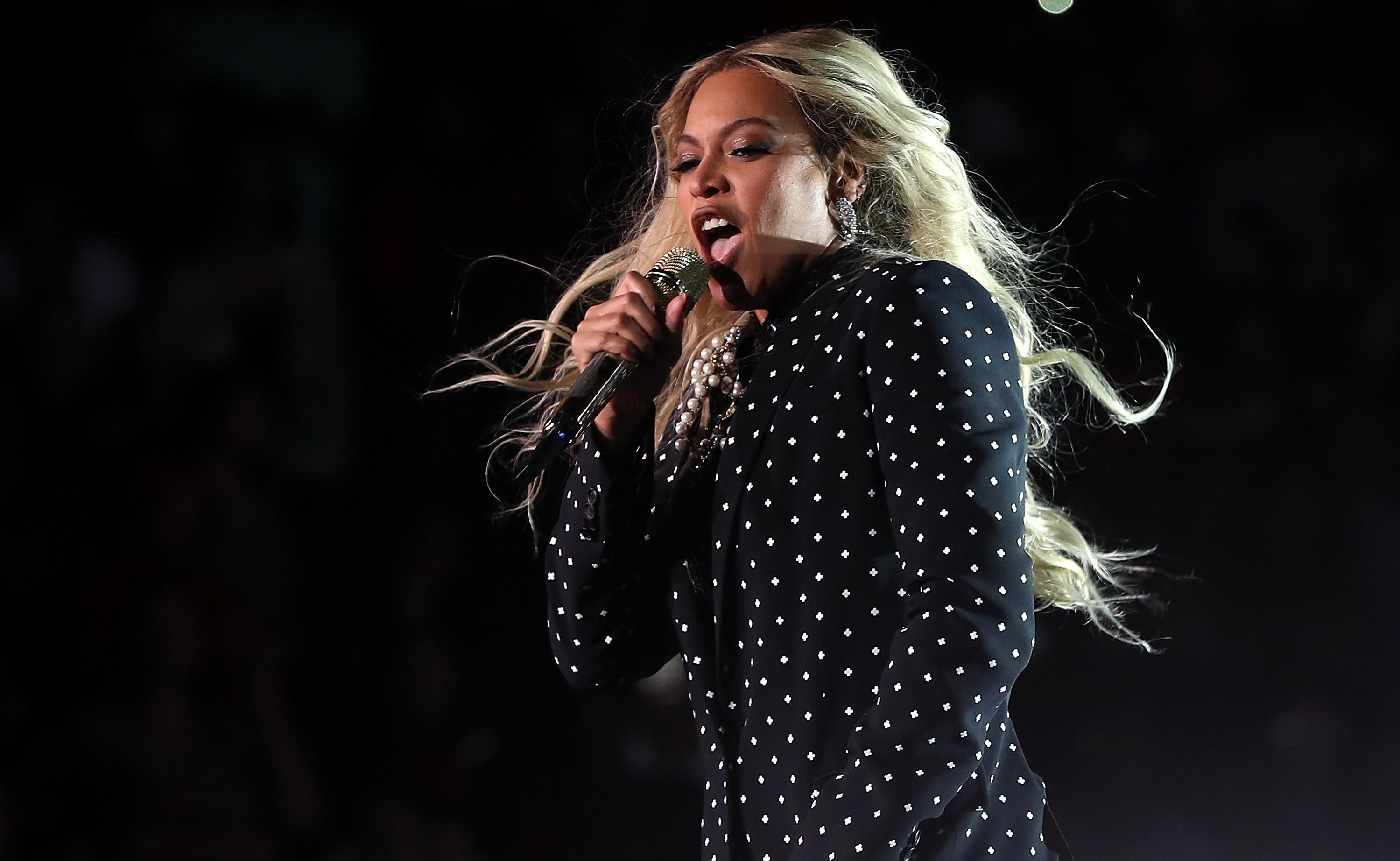 Бейонсе сообщила, что ждет двойню