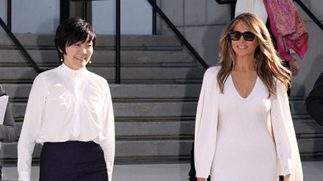 Семья Трампа подарила жене японского премьера художественное произведение уроженца Украины Семья Трампа подарила жене японского премьера художественное произведение уроженца Украины