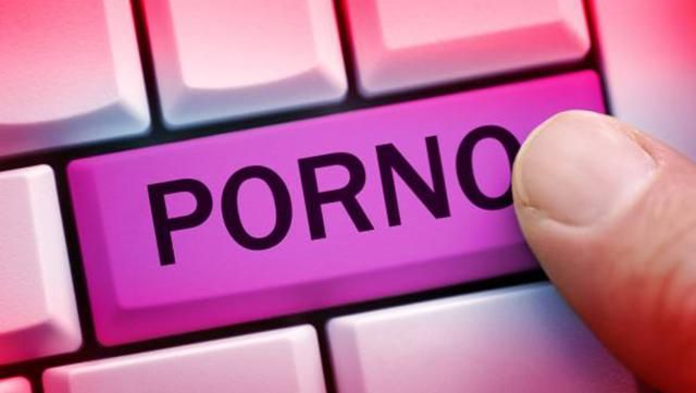 Кто и как ищет порно в день святого Валентина: интересная статистика