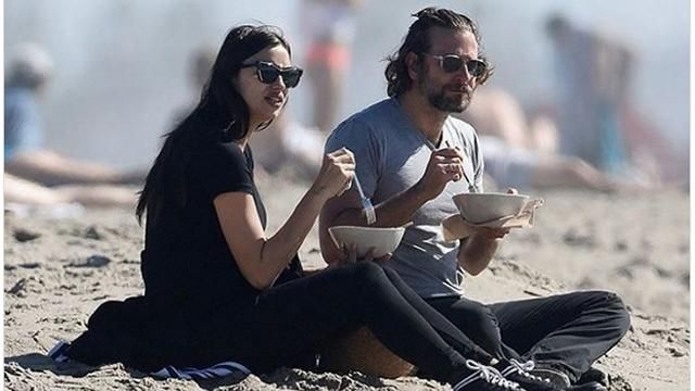 Відома модель показала вагітний живіт: опубліковані фото Відома модель показала вагітний живіт: опубліковані фото