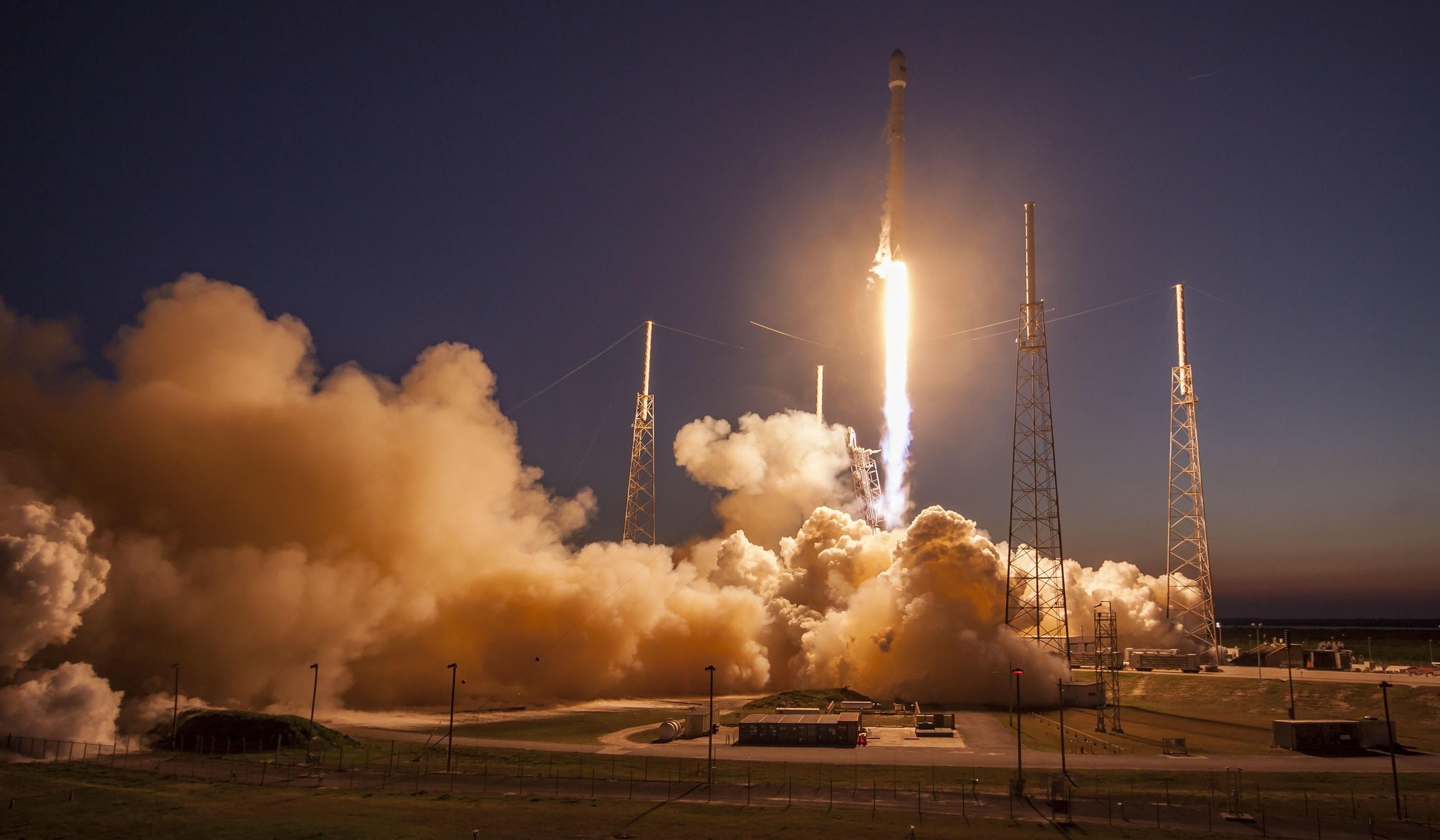 Маск показав, як SpaceX готується до польоту 