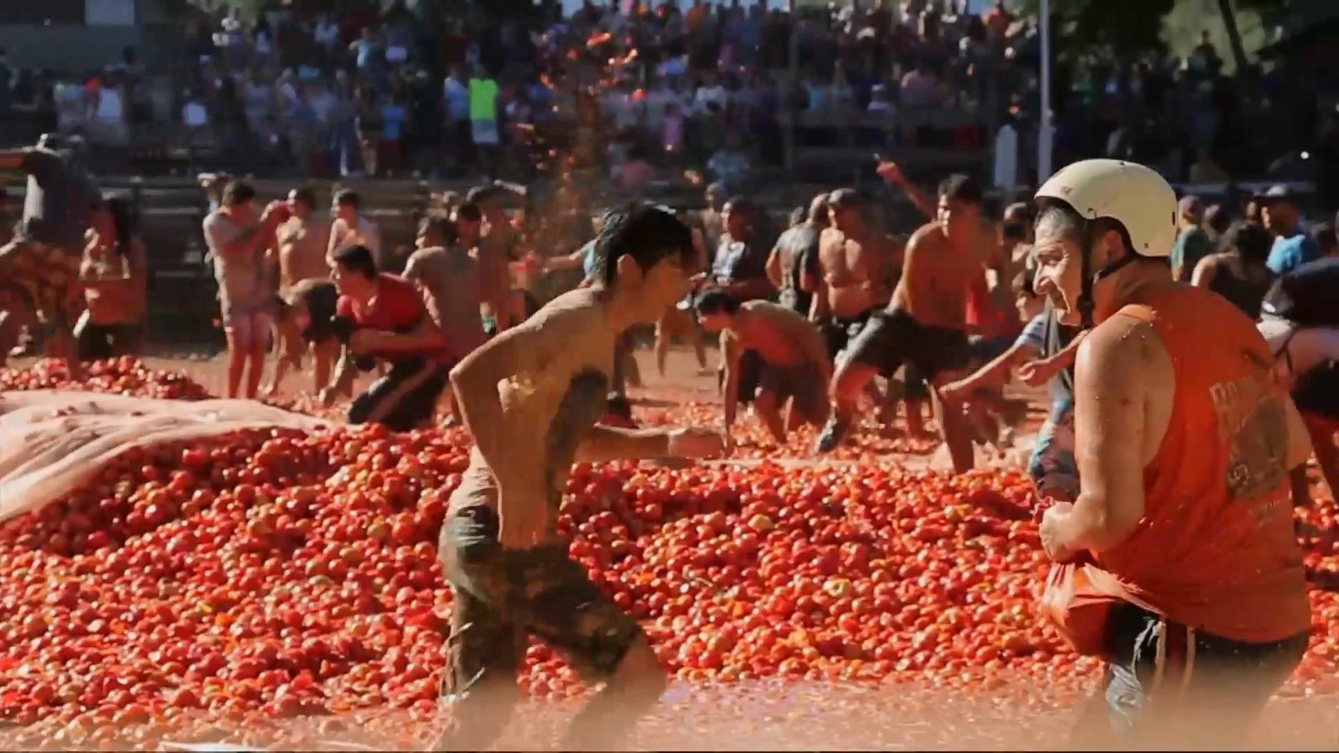 Масова бійка помідорами відбулась у Чилі: відео