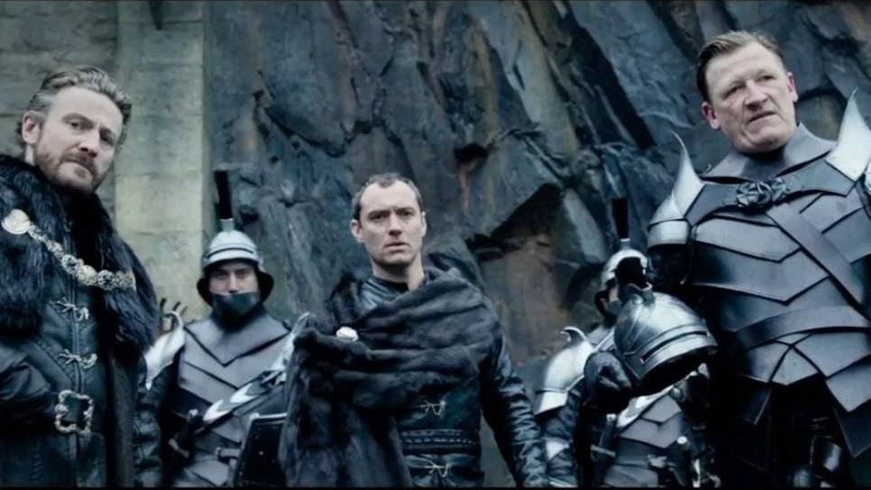 Опубликовано трейлер долгожданного фильма Гая Ричи с Джудом Лоу Опубликовано трейлер долгожданного фильма Гая Ричи с Джудом Лоу