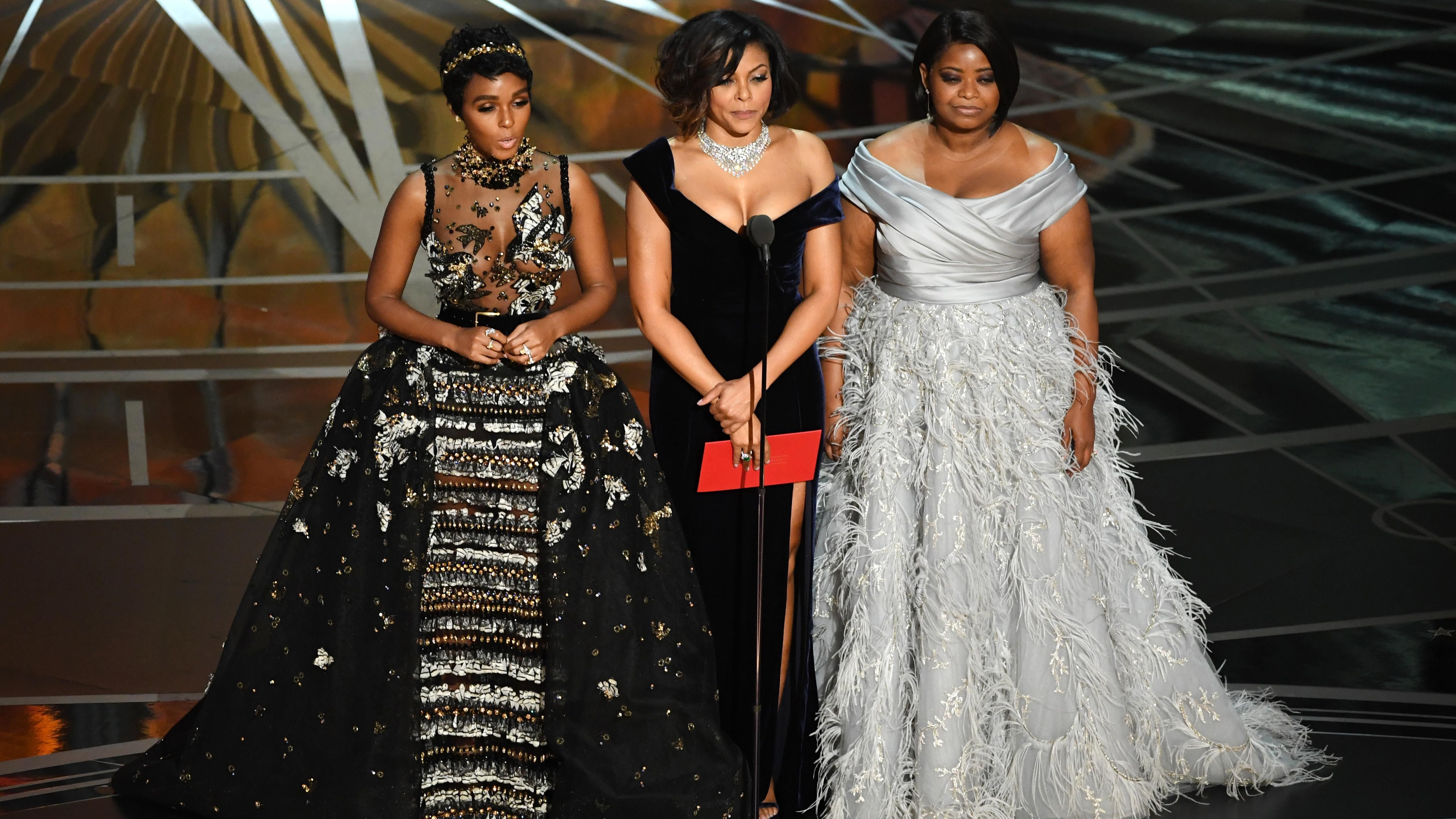 Самые эффектные платья кинопремии "Оскар-2017": красноречивы фото

