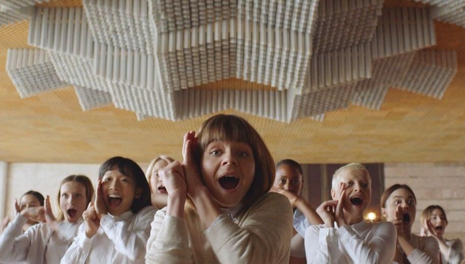 В Києві зняли незвичайне відео для японського брендового одягу В Києві зняли незвичайне відео для японського брендового одягу