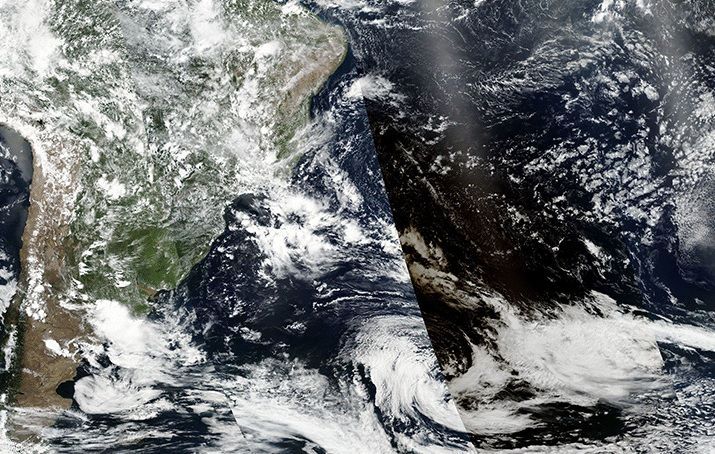 Унікальний знімок: NASA показало тінь місяця на Землі Унікальний знімок: NASA показало тінь місяця на Землі