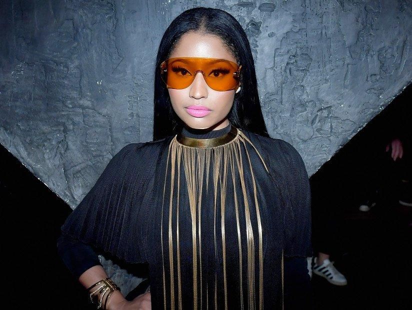 Реп-співачка шокувала шанувальників своїм виглядом на модному показі (18+) Реп-співачка шокувала шанувальників своїм виглядом на модному показі (18+)