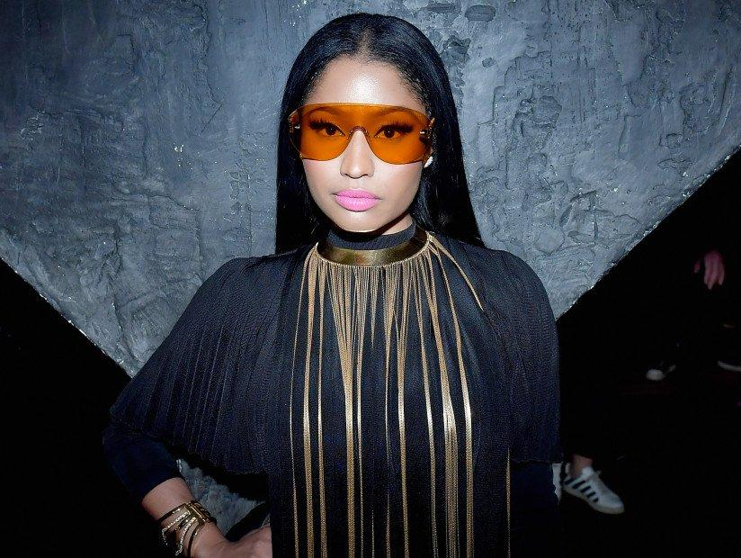 Рэп-певица шокировала поклонников своим видом на модном показе (18+)