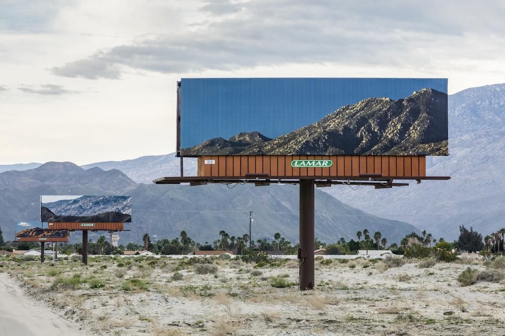 Пейзажи по обе стороны билбордов: интересный проект американки