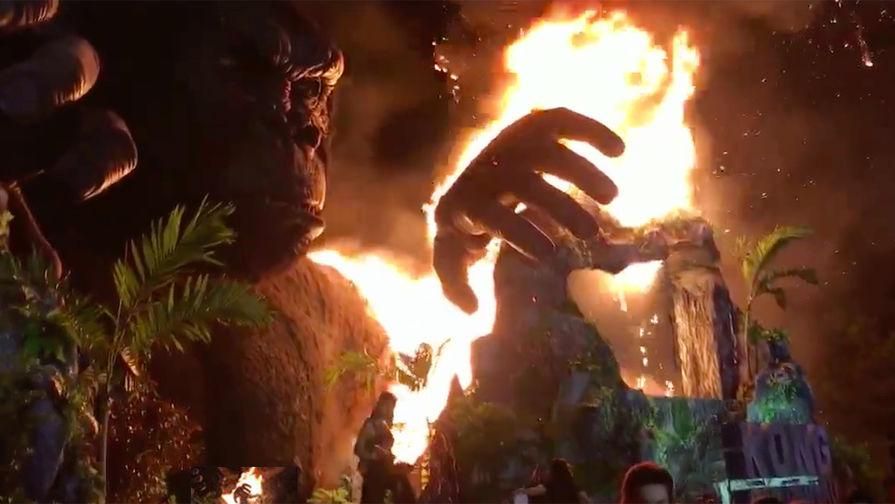 Кинг-Конг в огне: на премьере фильма во Вьетнаме произошел страшный пожар Кинг-Конг в огне: на премьере фильма во Вьетнаме произошел страшный пожар