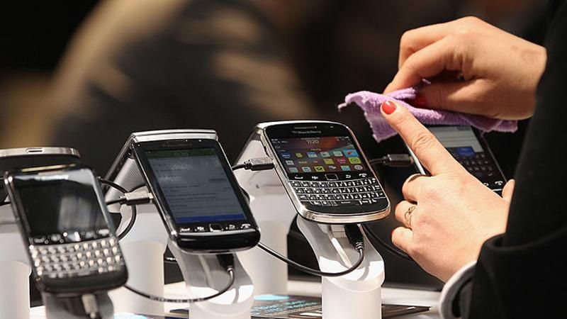 Скільки українці купили смартфонів за минулий рік: вражаюча цифра 