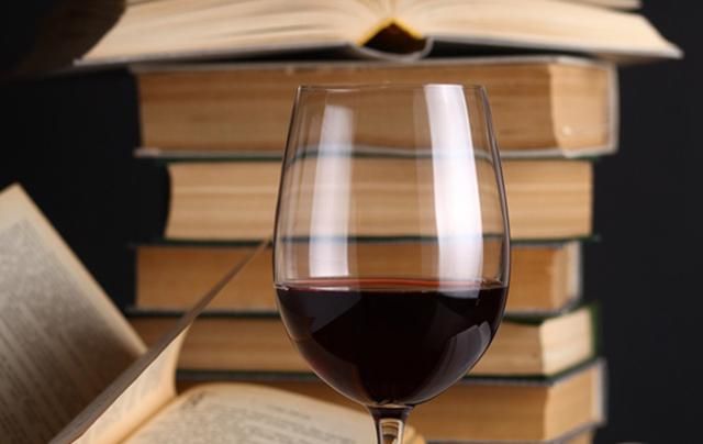 Мохито для Хемингуэя и вино для Остин: опубликованы любимые напитки писателей