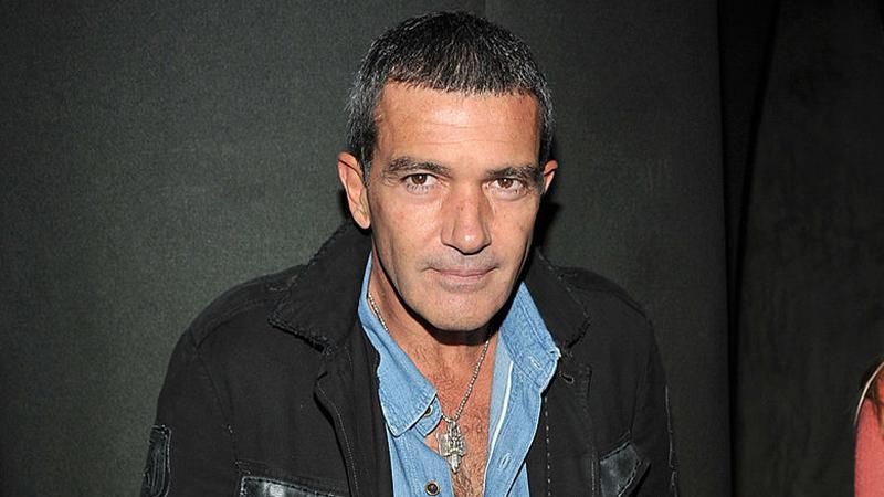 Антоніо Бандераса знову забрали до лікарні Антоніо Бандераса знову забрали до лікарні