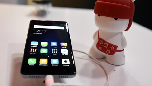 Xiaomi планує випустити смартфон, який складається навпіл 