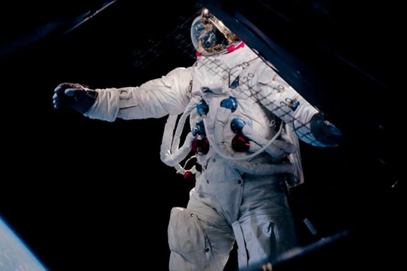 В мережі з'явились досі невідомі фотографії космічної програми Apollo на Місяці
В мережі з'явились досі невідомі фотографії космічної програми Apollo на Місяці