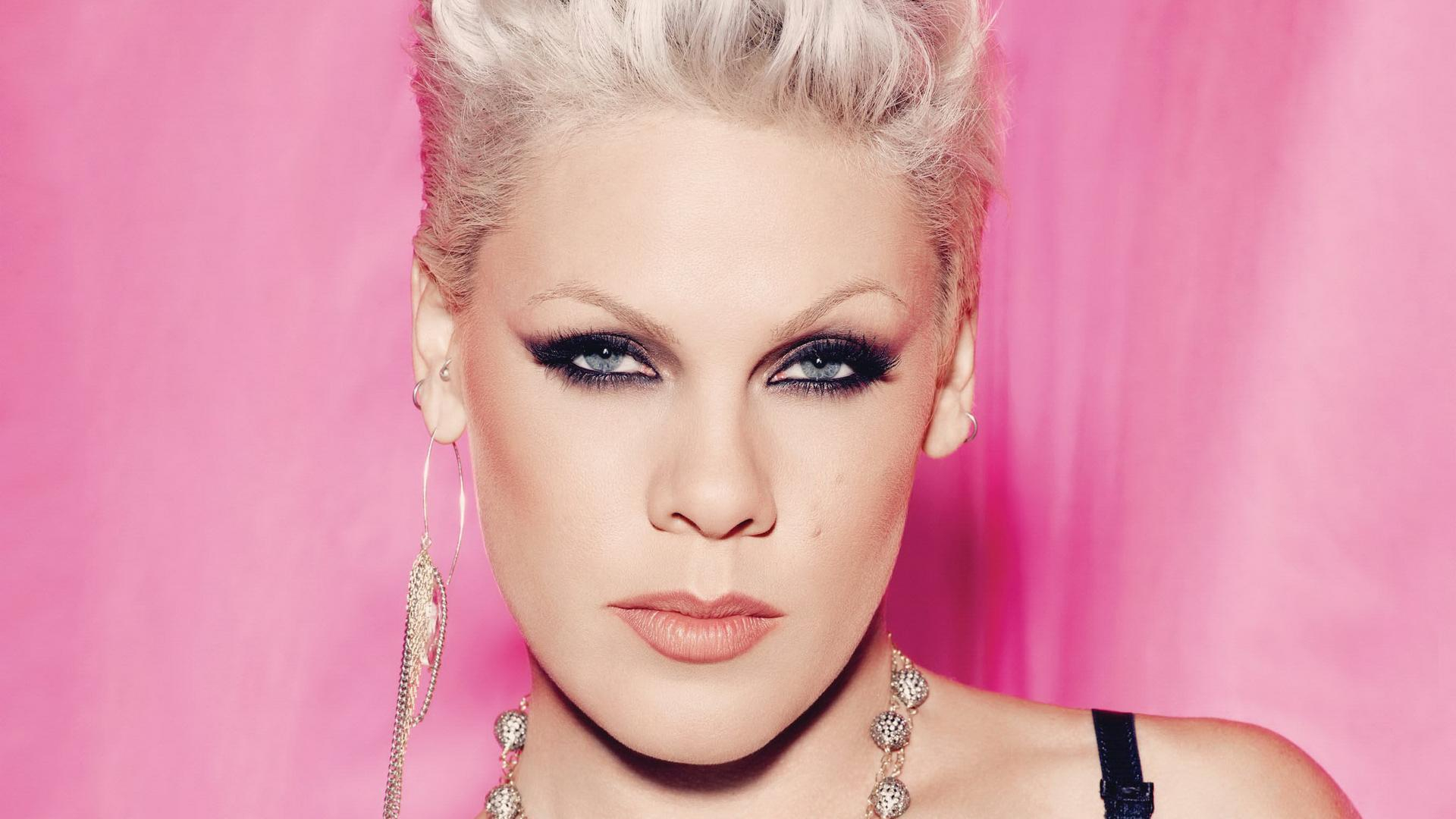 Американская певица рассказала о своем избыточном весе