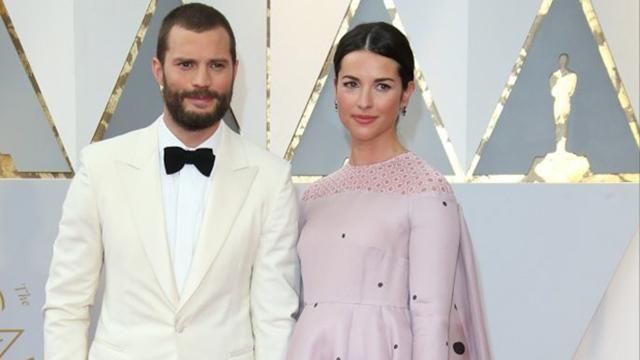 Жена Джеми Дорнана запретила ему сниматься с Анджелиной Джоли Жена Джеми Дорнана запретила ему сниматься с Анджелиной Джоли