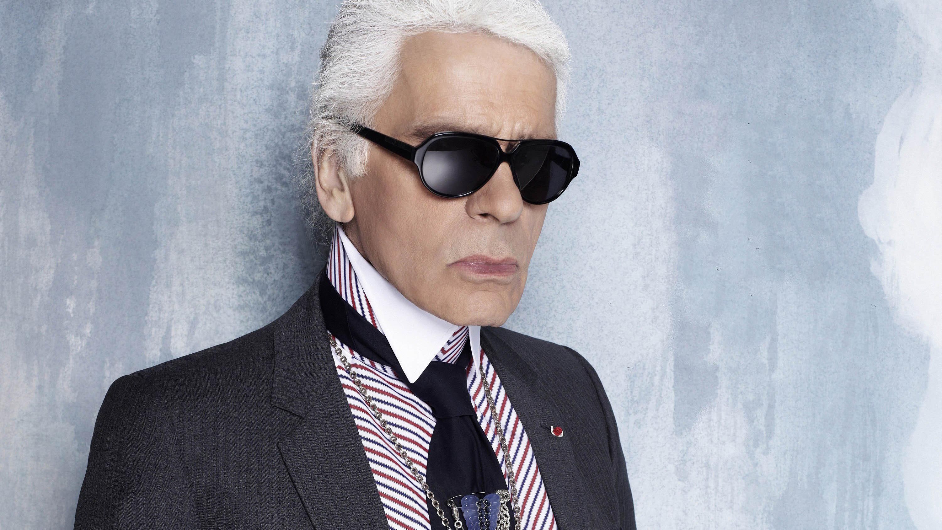 Известный немецкий модельер посвятил новую коллекцию себе и своей кошке Известный немецкий модельер посвятил новую коллекцию себе и своей кошке