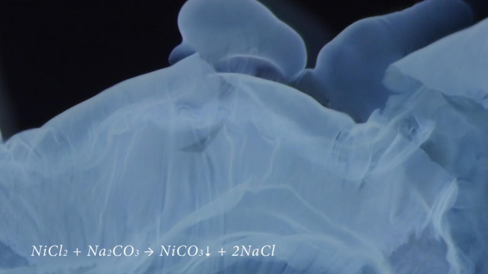 Наука как искусство: как выглядят химические реакции под микроскопом на видео